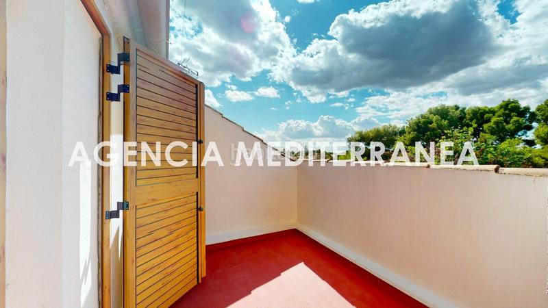 Foto 8bae99ce-e377-4c3f-a542-119cd31bf12d. Casa aparellada amb calefacció aparcament piscina a Paterna