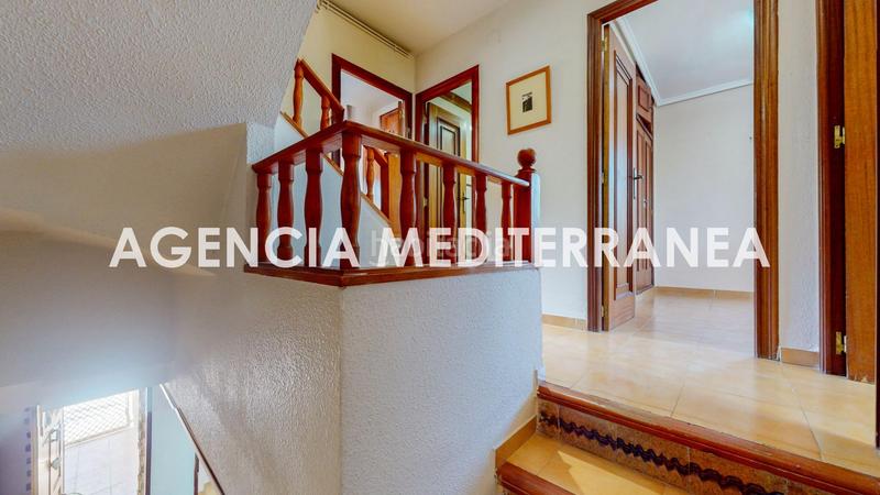 Foto 8e9bf0ca-e15c-42a3-a083-5f94c87c5c69. Casa aparellada amb calefacció aparcament piscina a Paterna