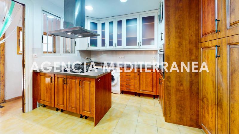 Foto bca2db90-0957-4a22-ae19-48be8f1e6800. Casa aparellada amb calefacció aparcament piscina a Paterna