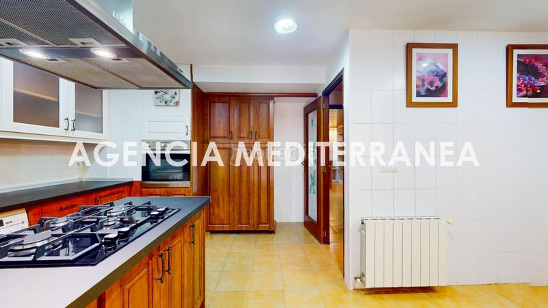 Foto c171c2a6-e460-410d-8d71-259376badba5. Casa aparellada amb calefacció aparcament piscina a Paterna