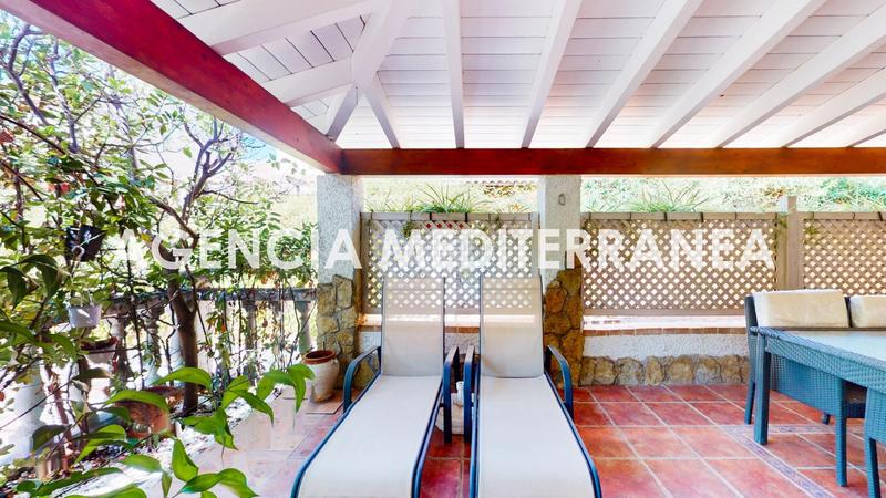 Foto c69e5f6b-c409-4a42-a5bd-86f39ac27c43. Casa aparellada amb calefacció aparcament piscina a Paterna