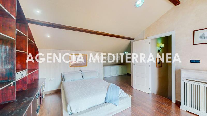 Foto d156afb2-4848-48b1-9707-f87b107ba391. Casa aparellada amb calefacció aparcament piscina a Paterna