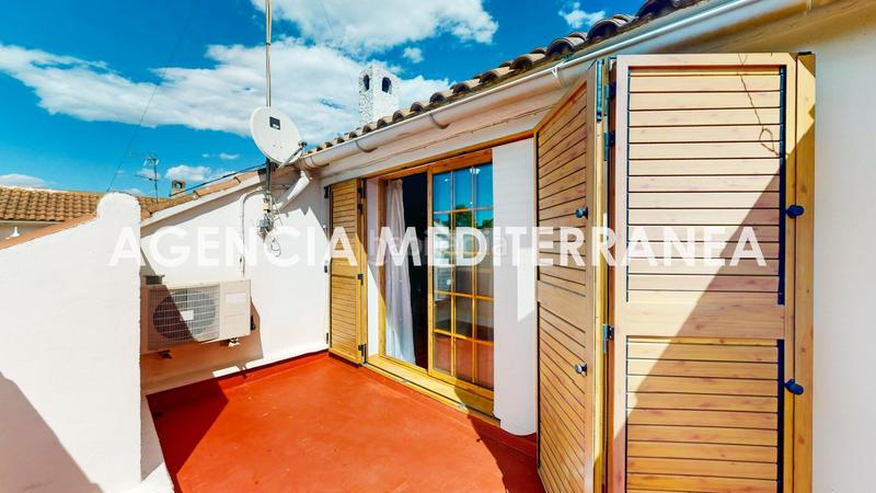 Foto dfc7bf53-d38c-4603-845c-8bf2c64867fe. Casa aparellada amb calefacció aparcament piscina a Paterna