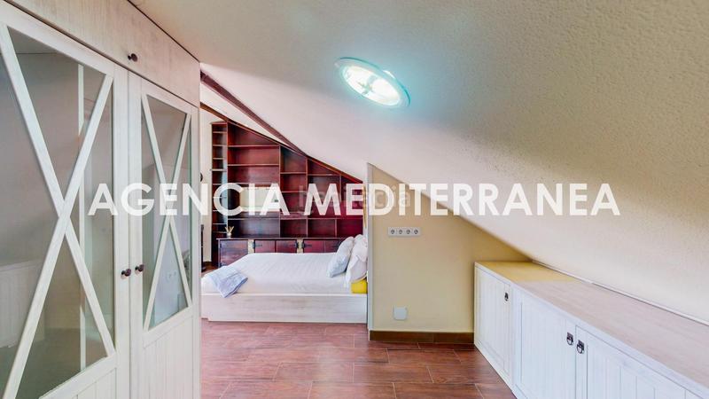 Foto eecdb09d-794b-4d1e-9d88-54a33708704c. Casa aparellada amb calefacció aparcament piscina a Paterna