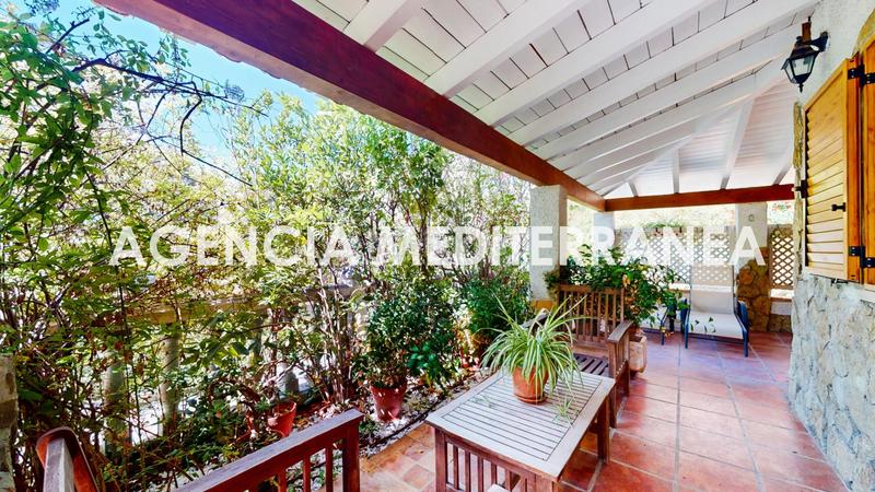 Foto f9c30c6a-94b7-4520-a7e6-b09b1aad69f6. Casa aparellada amb calefacció aparcament piscina a Paterna