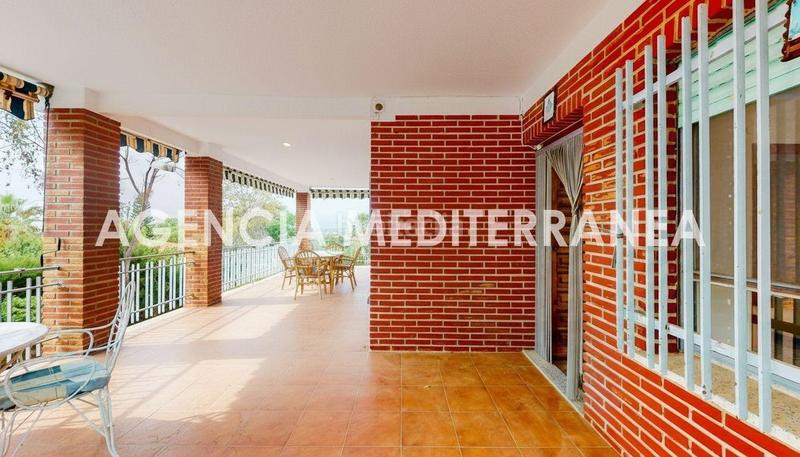Foto ea56ac2c-f2e6-48a2-ab18-a123f8fc4167. Chalet en Olocau