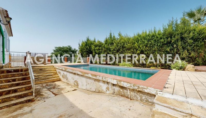 Foto 5be491c0-7acd-4138-8ca4-46d3fc8fbbea. Xalet amb piscina a Olocau