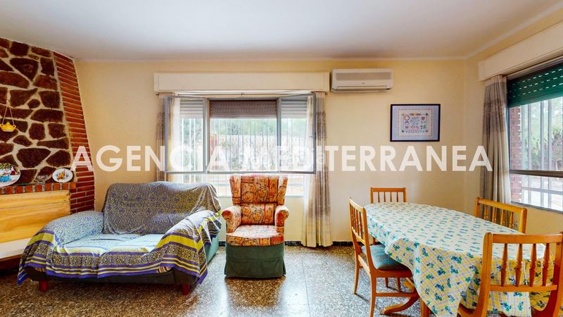 Foto 5cc83f45-c984-4124-936a-1b060e6e0f57. Xalet amb piscina a Olocau