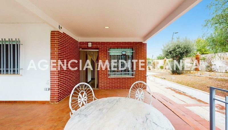 Foto bd5de664-3899-4fb6-87e4-900dd042fd88. Xalet amb piscina a Olocau