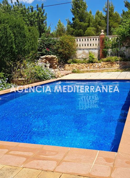Foto ca6b3645-f3b9-4f96-891e-fe95382f45a9. Xalet amb piscina a Olocau