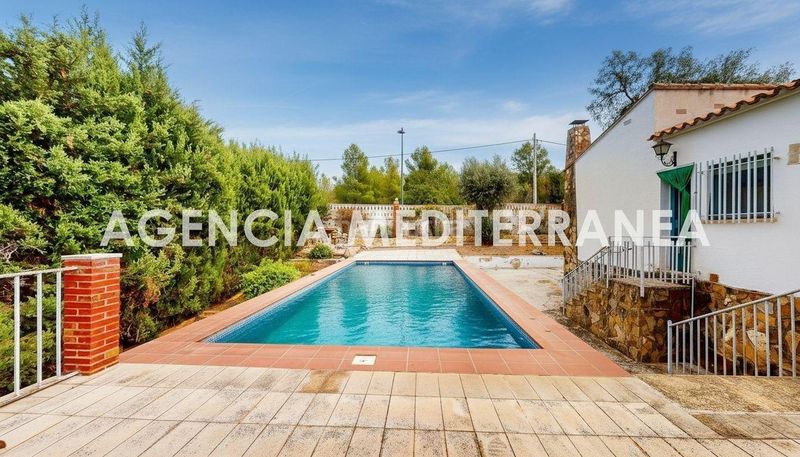 Foto e6dd0328-217f-4d3a-8962-d8026dc3d888. Xalet amb piscina a Olocau