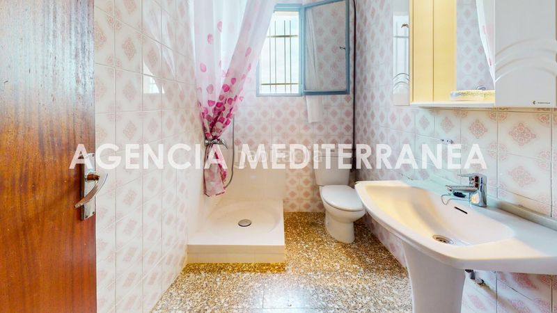 Foto f1aabe2a-48cb-4d06-9fed-e49db96610a3. Xalet amb piscina a Olocau
