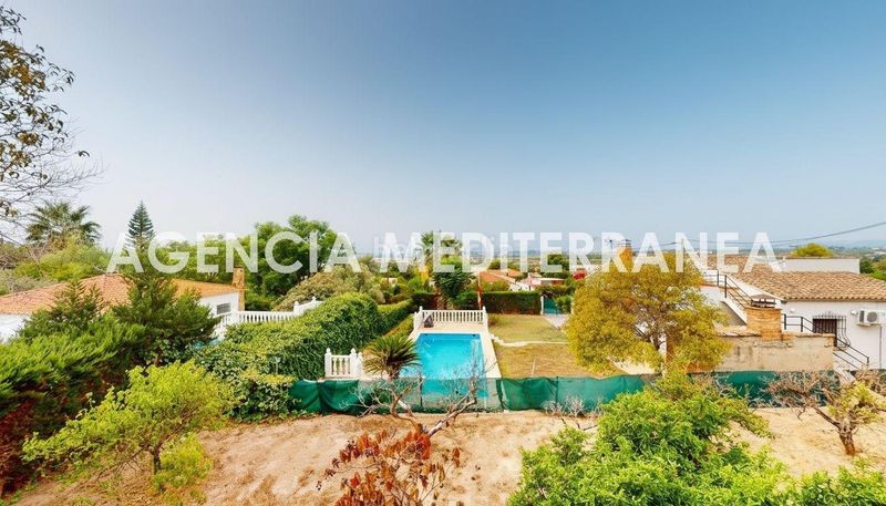 Foto f5193731-4124-4051-b291-a6c880c8f96b. Xalet amb piscina a Olocau