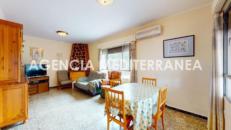 Foto f6bad3de-7e47-4f16-9c67-63b84b618d79. Xalet amb piscina a Olocau