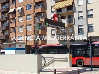 Pis a Mont Olivet. Oportunidad única para reformar en monteolivete!