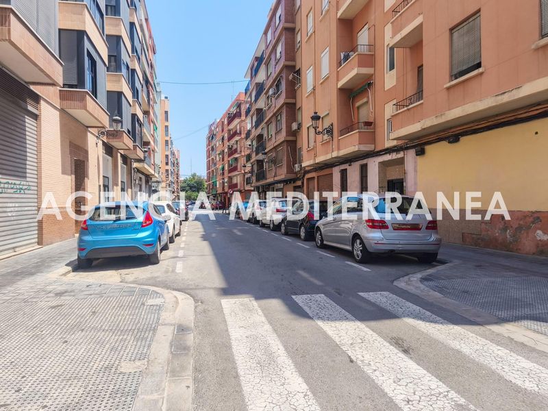 Foto 4a6580a0-1e52-49f8-a64f-e375a00158ed. Local comercial a La Raïosa Valencia