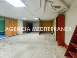 Local Comercial  Calle matheu y sanz. Amplio local en venta en valencia