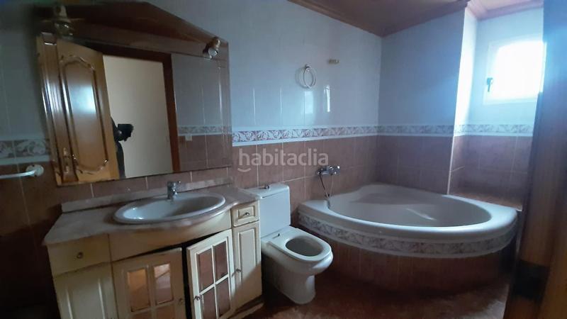 Foto 27d69b83-0c9f-4391-9041-d9d43ef7da43. Semi detached house with parking in Zona Calle Valencia Torrent