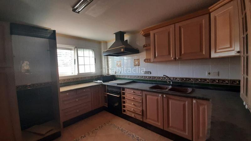 Foto f6ebb056-e2c1-4ea7-b98b-3539459eb3f6. Casa bifamiliare con parcheggio piscina in Vilamarxant