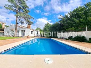 Chalet à La Cañada. Chalet independiente en la cañada, ubicado en una de sus mejores