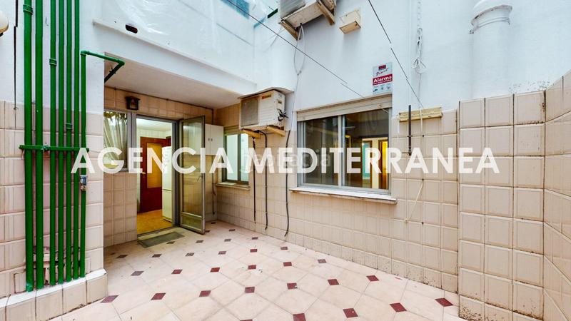 Foto a7dd3046-951f-41e6-840a-c40fc3d93505. Flat with heating in Camí Reial Valencia