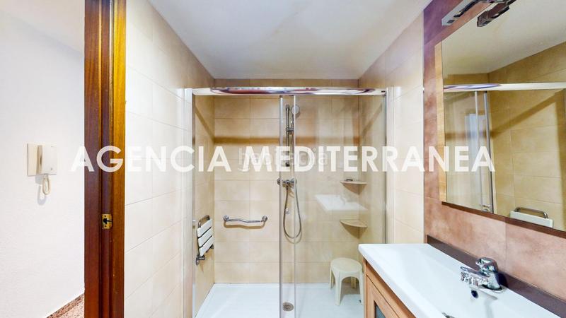 Foto f9890194-61f9-44ea-9359-2ef2315065e4. Piso en Camí Reial Valencia