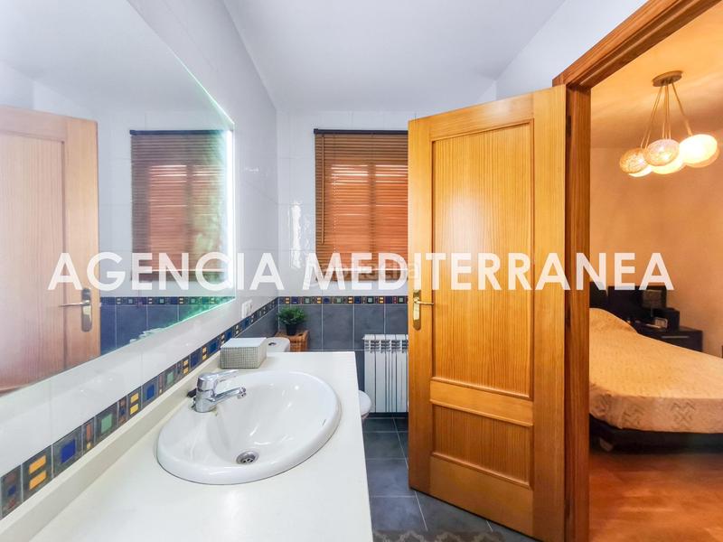 Foto a5b44314-7df9-4a59-ac97-515463c52fcd. Pis amb aparcament a Riba - roja de Túria