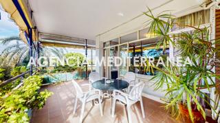 Pis  Calle cavanilles. Amplia y luminosa vivienda frente a los jardines de viveros.