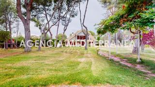 Chalet à Serra. Quieres vivir o disfrutar de tus momentos de descanso en un espe