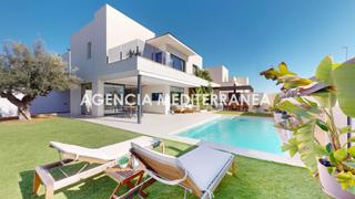 Chalet en La Conarda. Oportunidad exclusiva en urbanización maravisa el hogar de sus s