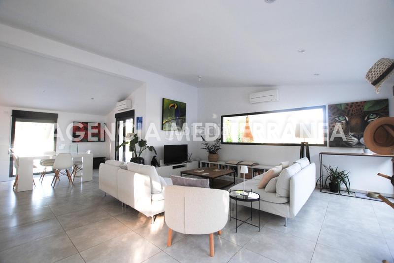 Foto b64b81ff-ace3-4375-8255-c381e318c9dc. Chalet dans La Pedrera-Vessanes Dénia