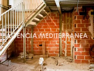 Haus  Juan izquierdo. Casa de 3 plantas en bruto y lista para termina en llíria