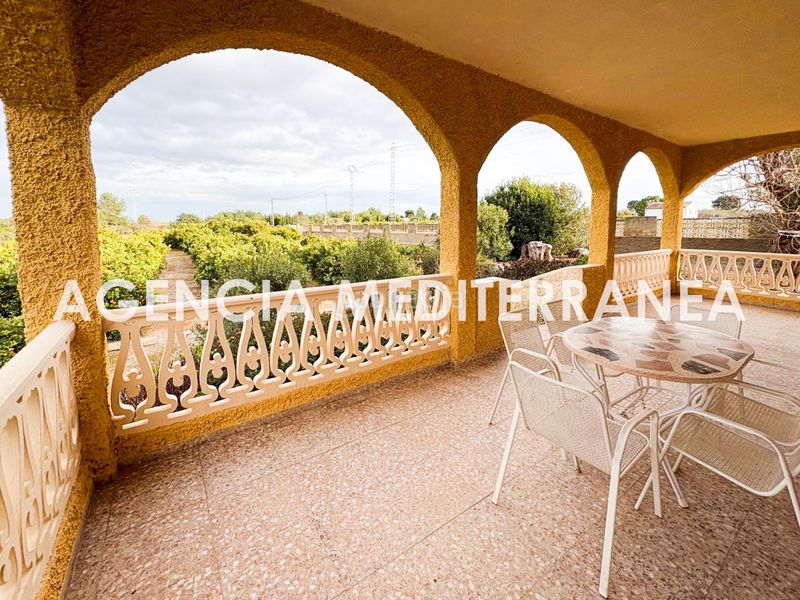 Foto 520af240-a54c-4269-84a8-426c3f535a21. Xalet amb aparcament a Polígono del Aeropuerto Manises