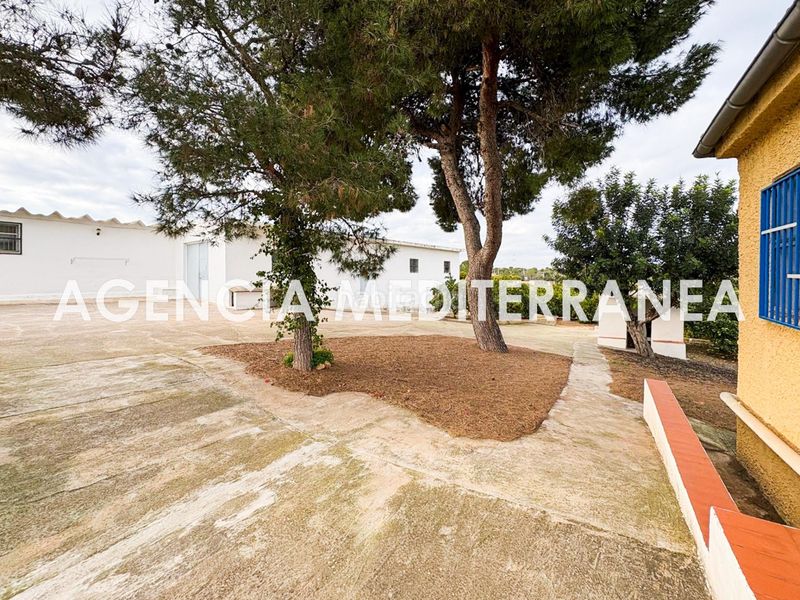 Foto 56865bfa-8c19-46ad-872b-be574e93ff83. Xalet amb aparcament a Polígono del Aeropuerto Manises