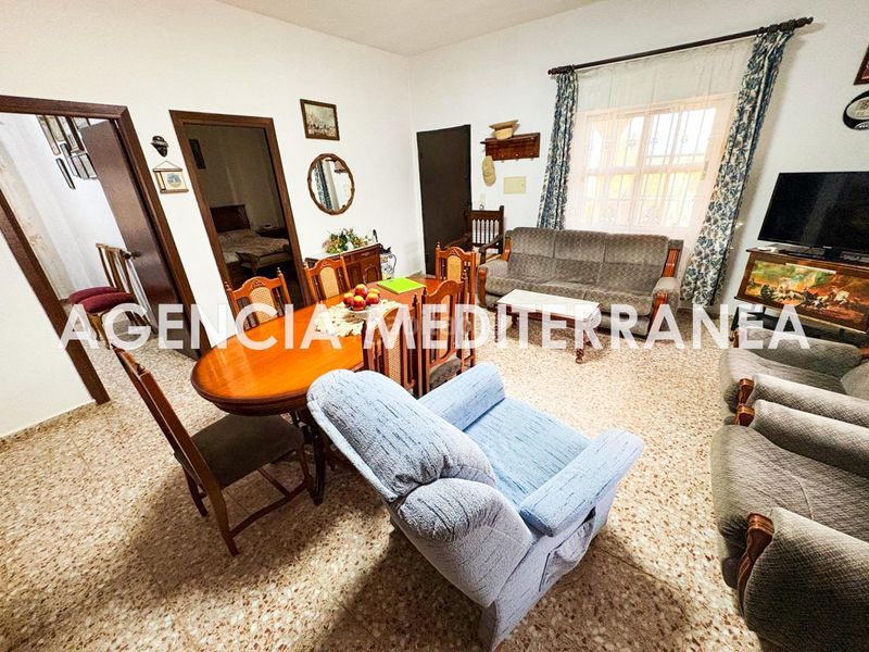 Foto 6b2cb9c8-bdd5-473c-80de-8e077b52f31b. Xalet amb aparcament a Polígono del Aeropuerto Manises