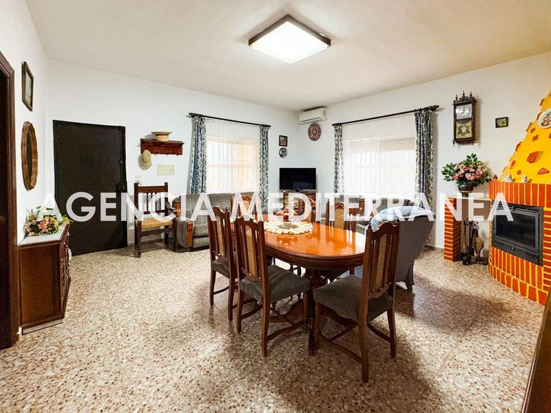 Foto 7583ff57-ab5e-4d37-999a-ca6017b79e3b. Xalet amb aparcament a Polígono del Aeropuerto Manises