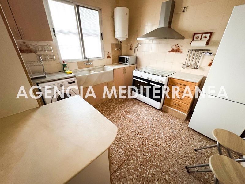 Foto a97cc01c-9937-4f26-8316-56874de68f70. Xalet amb aparcament a Polígono del Aeropuerto Manises