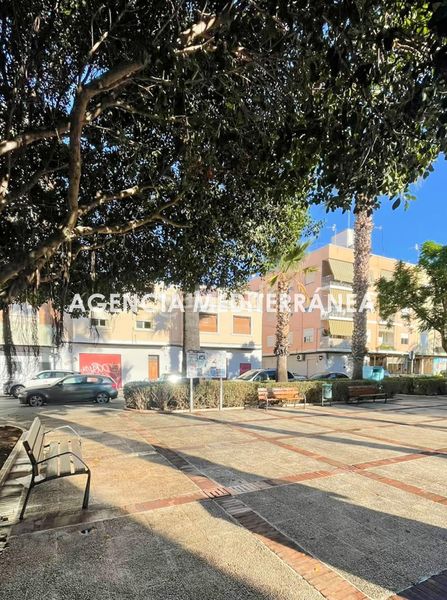 Foto 46a57f20-c7b6-4b23-814a-4c3fc0be8ba5. Casa amb aparcament a playa puerto de Sagunto Sagunt