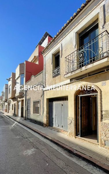 Foto 8cc6ec36-1292-4193-be2c-5b1e97e5f583. Casa amb aparcament a playa puerto de Sagunto Sagunt