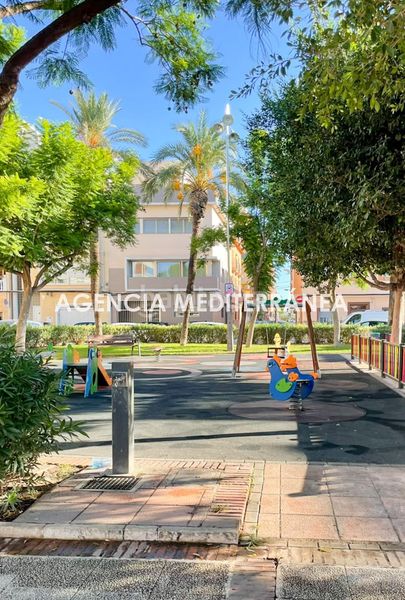Foto cbbbb5c2-fdf6-4761-b29f-9a026bc03707. Casa amb aparcament a playa puerto de Sagunto Sagunt