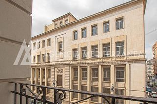Etagenwohnung  Huesca. Amplia vivienda en reforma, perfecta para un coliving, junto a l