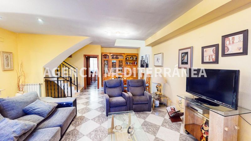 Foto cda45241-7c25-4b80-b531-df692bebe9ab. Casa adossada amb calefacció aparcament a Alcácer
