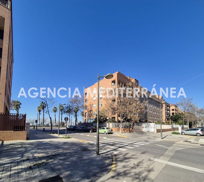 Foto 6e4f056f-1c25-4c84-ae6a-450a8f8f5b5f. Pis amb calefacció aparcament piscina a Sant Pau Valencia