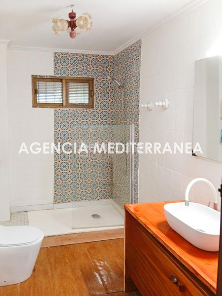 Foto 43e830e8-3802-4487-bbd3-729e2a42d012. Xalet amb calefacció aparcament piscina a La Cañada Paterna