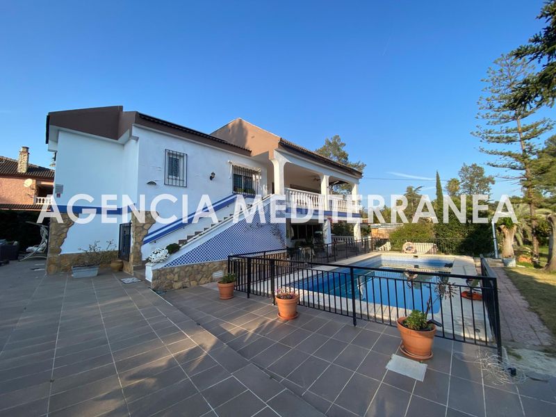 Foto bb77fbfe-acc4-40d4-837f-cf7e5465aeb1. Xalet amb aparcament piscina a Olocau