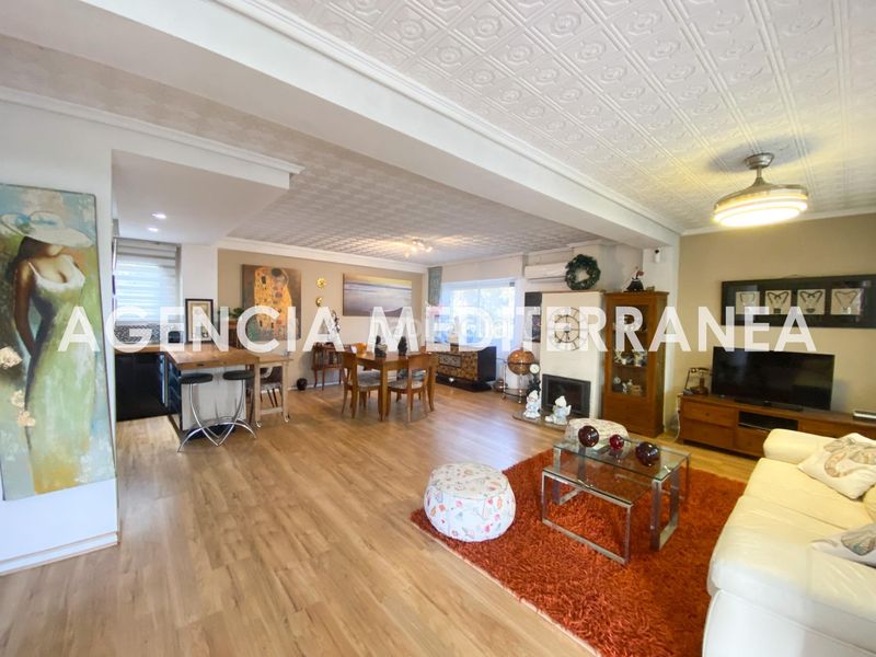 Foto f6bfc51d-41c8-4e3d-b5b7-45ee9f40c3fb. Xalet amb aparcament piscina a Olocau