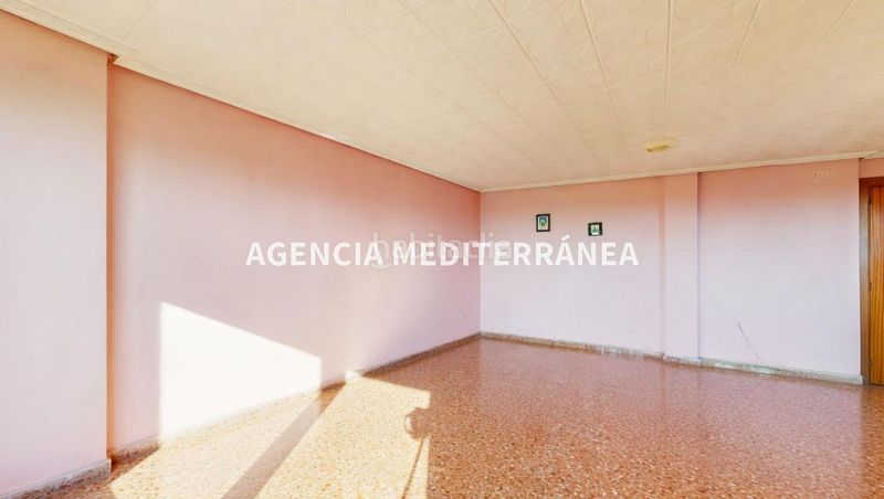 Foto cafe1c1e-2f2a-4f3e-954a-a1b17af9e2b5. Pis amb aparcament a Alcácer