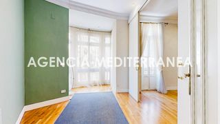 Location Bureau  Sorni. Amplio despacho en alquiler junto al mercado de colón