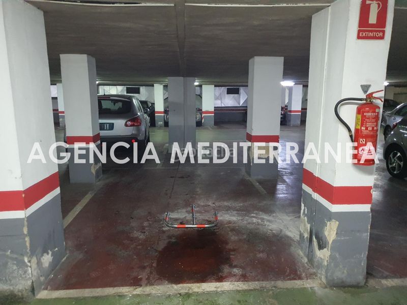 Foto ac98f0e1-9bb7-4a4d-b88b-c4bda93b01f5. Aparcament cotxe a Trinitat Valencia