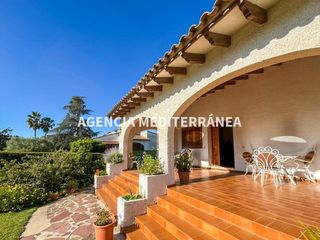 Xalet a Picassent. Chalet a la venta en urbanización sierramar